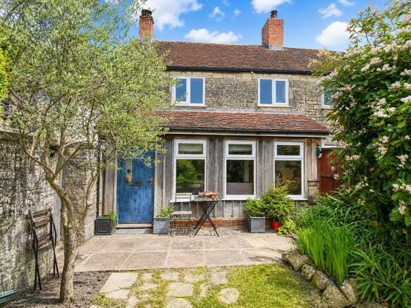 2 bed property, in The Quarry, £285,000