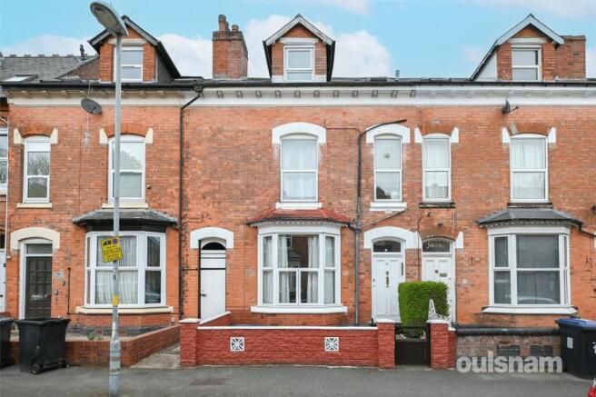 4 bed property, in Carlyle Road, £425,000