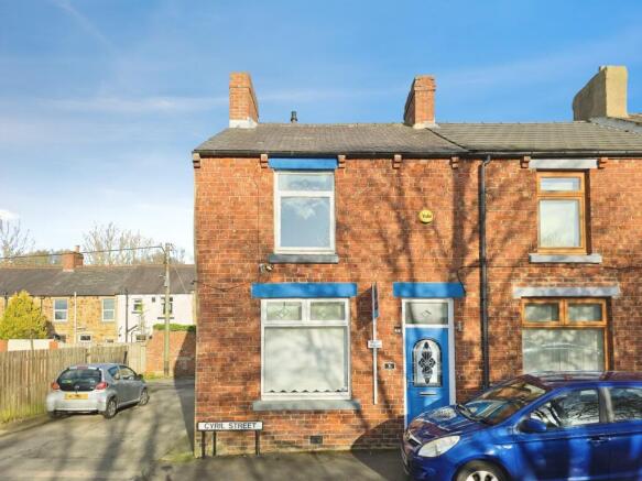 2 bed property, in Cyril Street, £65,000