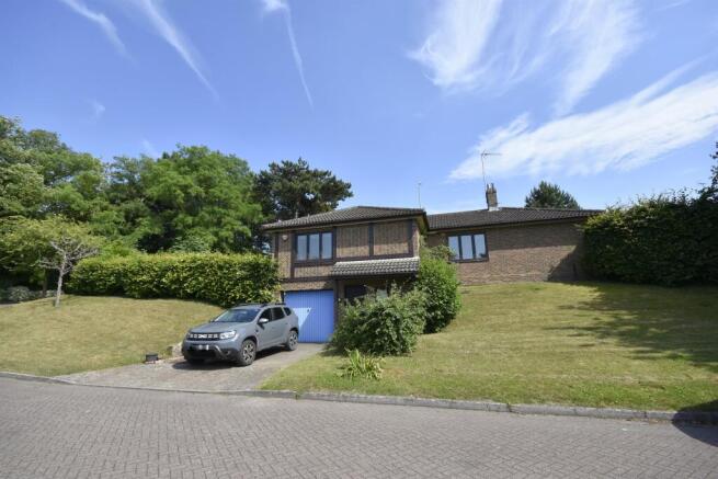 3 bed property, in Knold Park, £600,000
