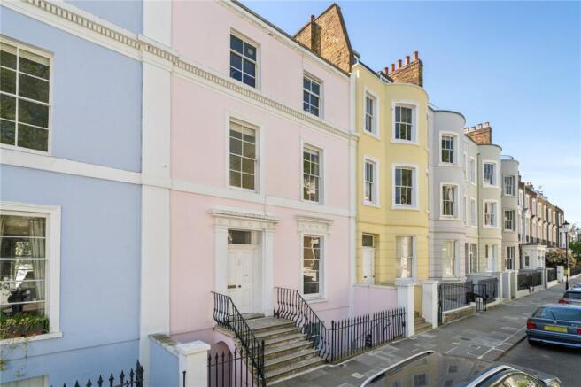 1 bed property, in Clarendon Road, £1,050,000