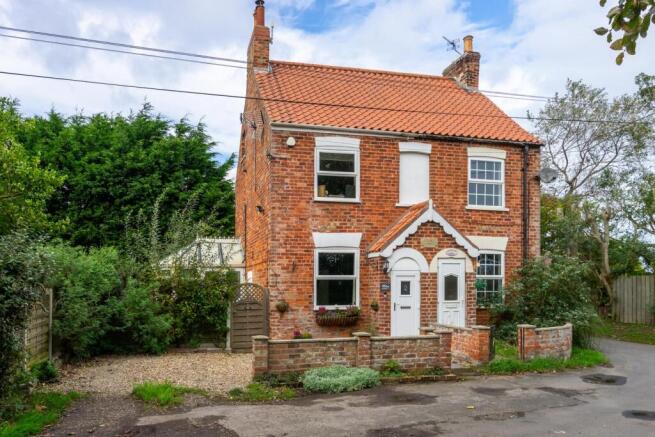 3 bed property, in Old Coastguard Cottages, £199,500