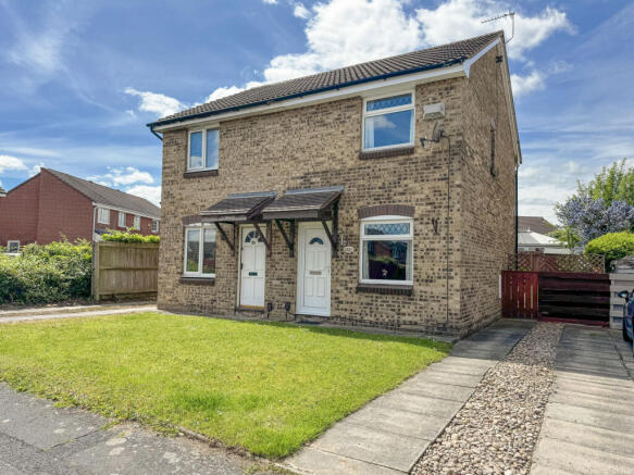 2 bed property, in Heworth Drive, £150,000