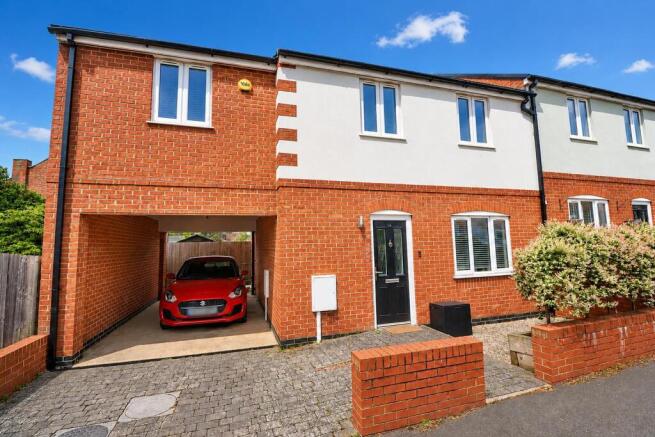 3 bed property, in Palm Road, £260,000