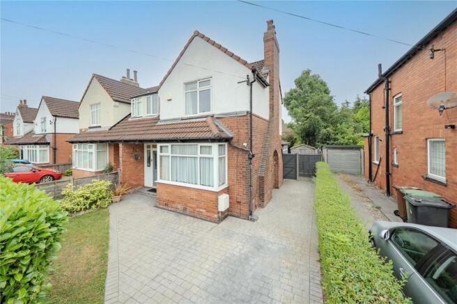 3 bed property, in Moor Grange View, £400,000