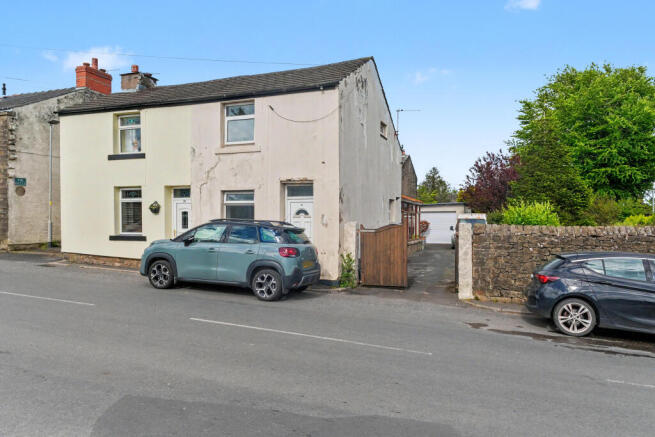2 bed property, in 101 Preston Road, £35,000