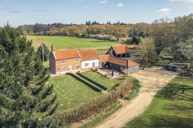 4 bed property, in Idyllic Location in Honing, £950,000