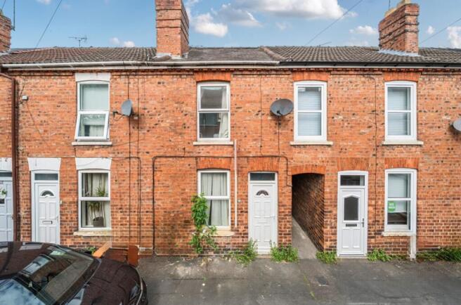 3 bed property, in Milton Street, £75,000