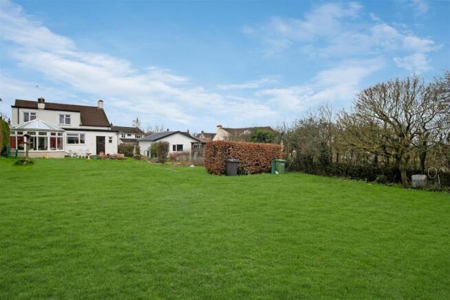 4 bed property, in Church Road, £795,000