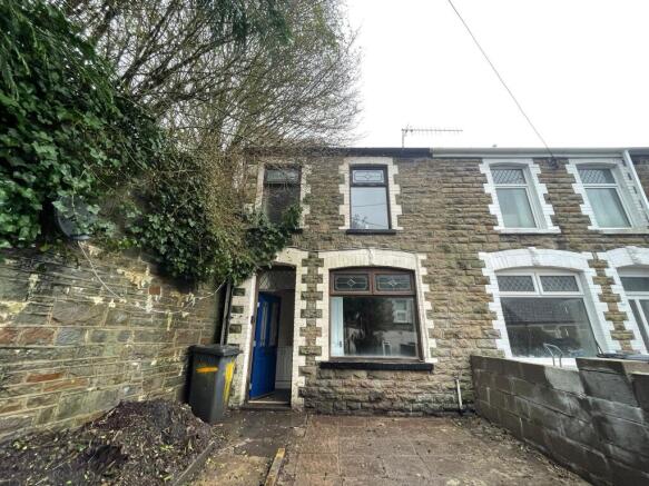 3 bed property, in 122, £55,000