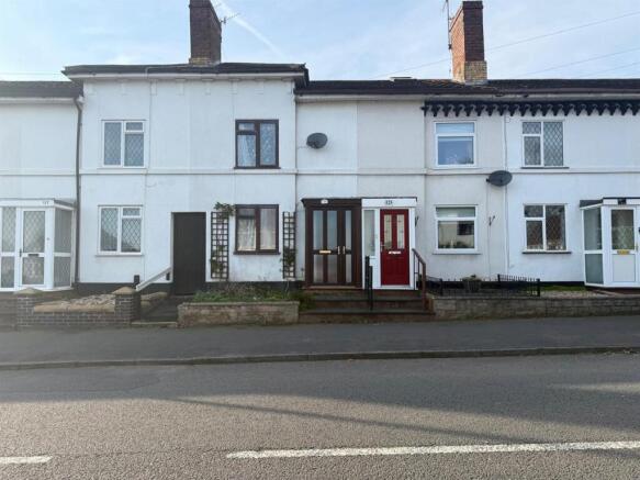 2 bed property, in High Street, £155,000