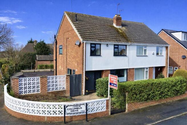3 bed property, in Columbus Drive, £295,000