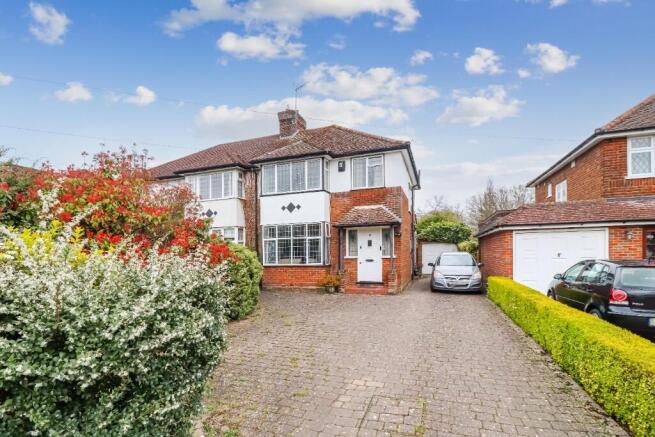 3 bed property, in Laburnum Grove, £785,000