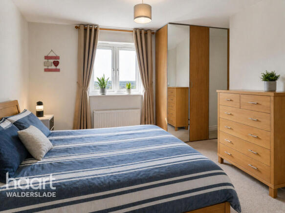 4 bed property, in Ward View, £330,000