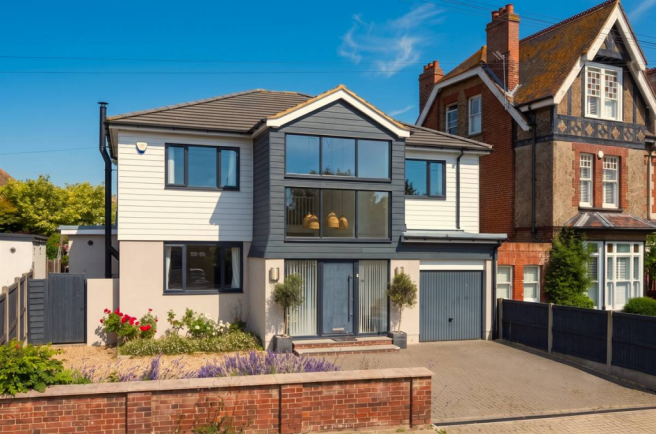 4 bed property, in Station Road, £795,000