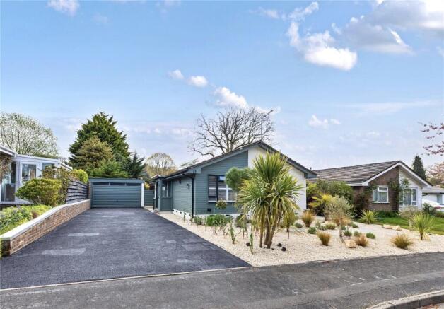 3 bed property, in Headley, £575,000
