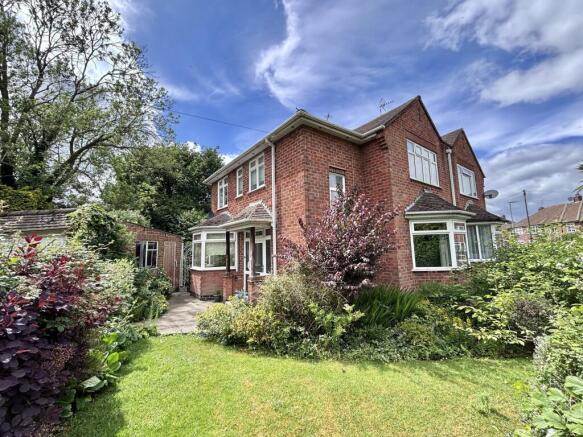 3 bed property, in Lutterworth Road, £310,000