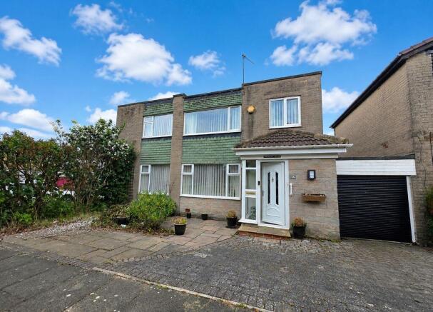 4 bed property, in Herdlaw, £250,000