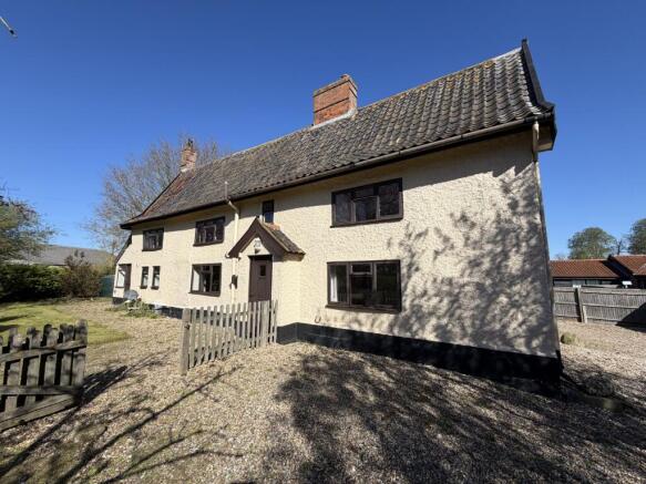 3 bed property, in Messuage Farmhouse, £300,000