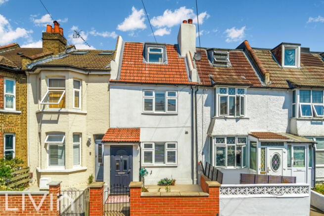 4 bed property, in Siddons Road, £500,000