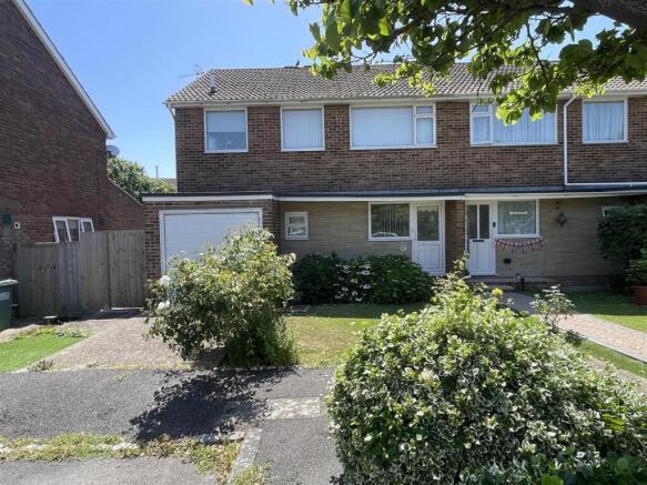 3 bed property, in Waverley Gardens, £405,000