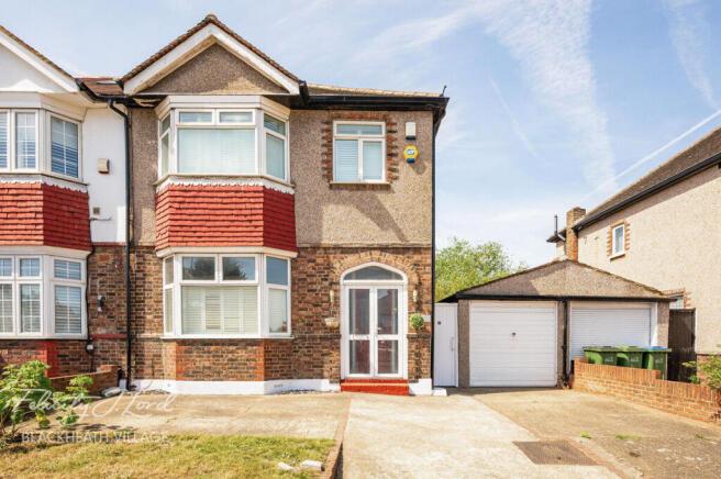 3 bed property, in Sidcup Road, £575,000