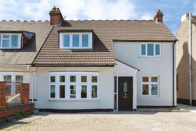 3 bed property, in Beattyville Gardens, £700,000