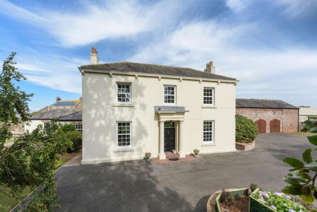 5 bed property, in Drumleaning, £900,000