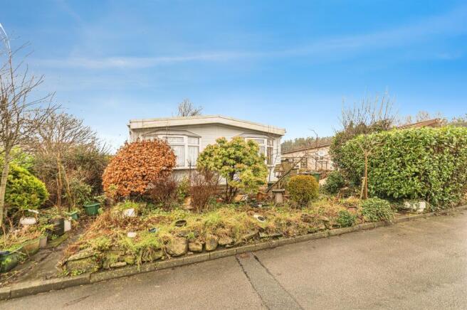 3 bed property, in Lesley Way, £130,000