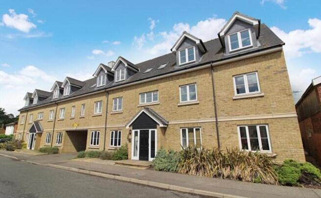 1 bed property, in Wheelwright Place, £100,000