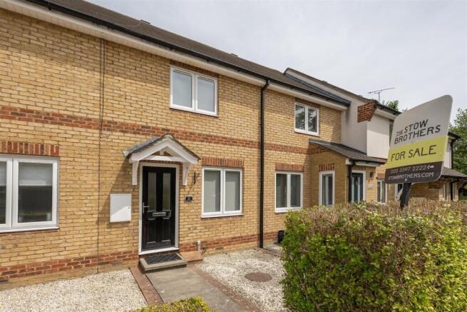 2 bed property, in Victory Road, £560,000