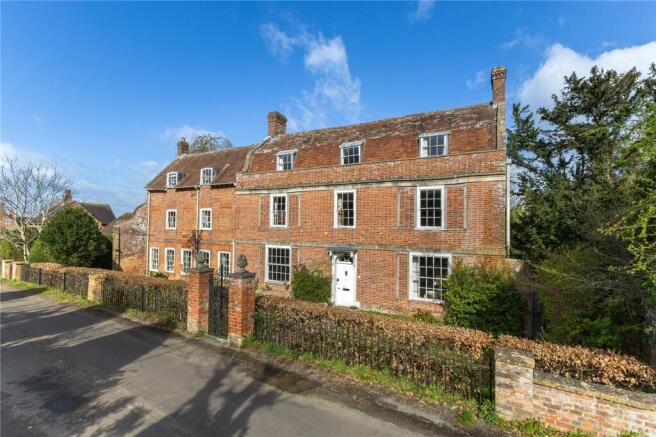 7 bed property, in Lower Road, £1,000,000