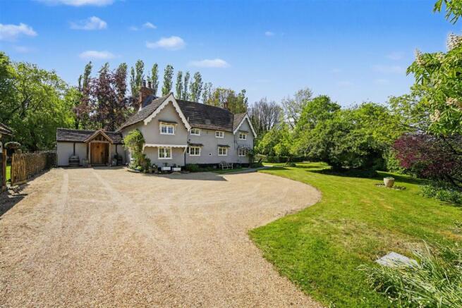 5 bed property, in High Street, £1,000,000