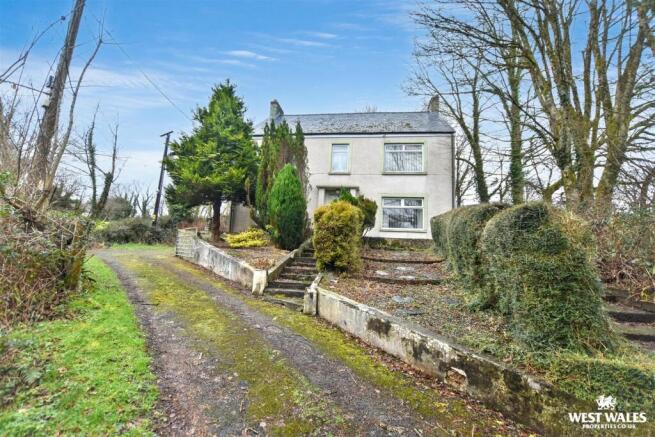 5 bed property, in Trecwn, £300,000
