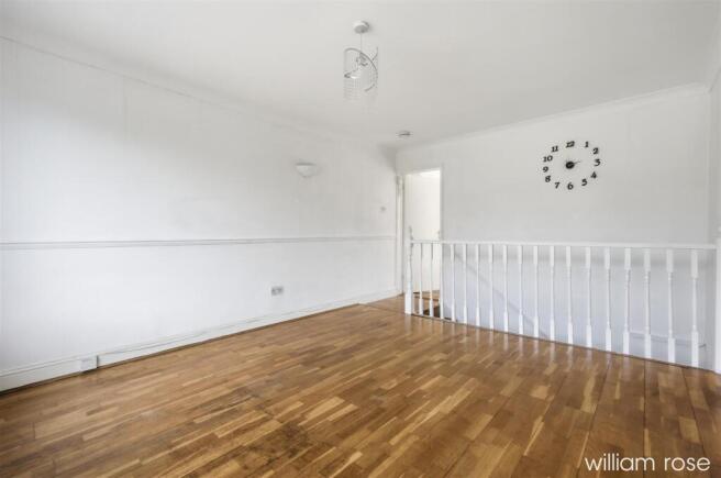 2 bed property, in Beech Hall Road, £350,000