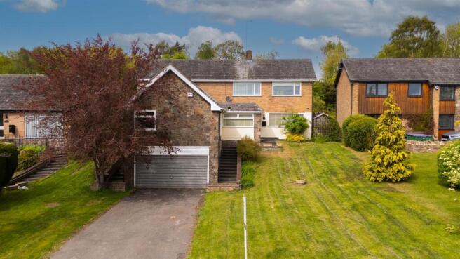 5 bed property, in Grey Crescent, £850,000