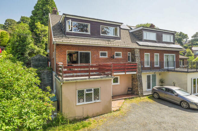 4 bed property, in Glan-Y-Nant, £275,000