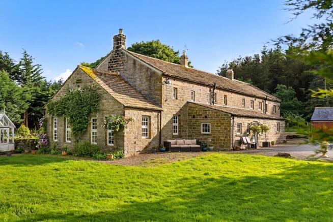 5 bed property, in Dacre, £1,850,000