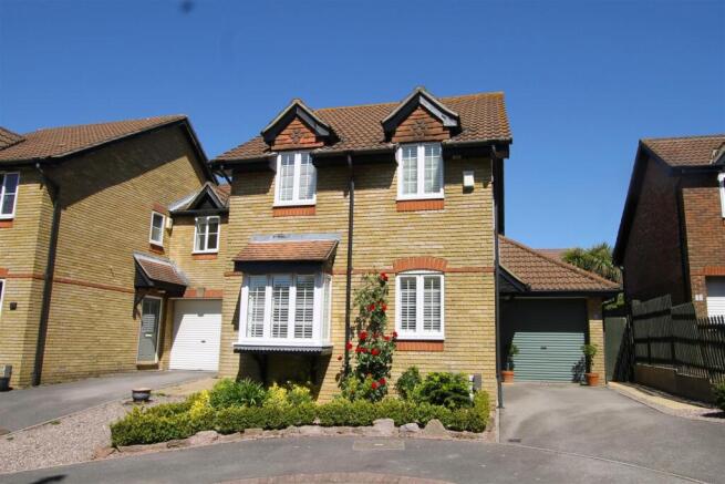 3 bed property, in Anglers Way, £450,000