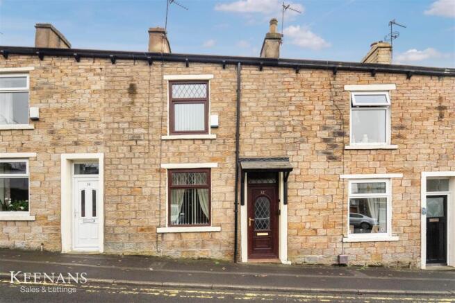 2 bed property, in Adelaide Street, £100,000