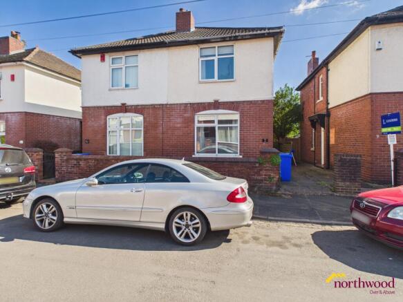 4 bed property, in Claridge Road, £130,000