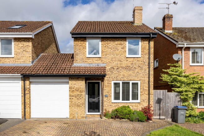 3 bed property, in Tropenell Close, £375,000