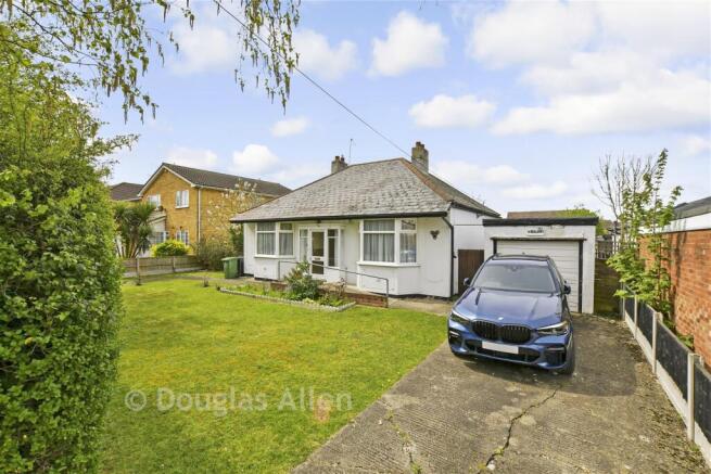 3 bed property, in Tavistock Road, £425,000