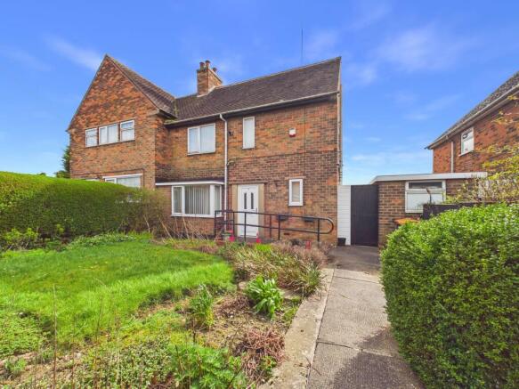 3 bed property, in Oakland Avenue, £185,000