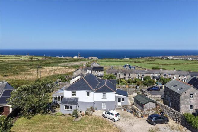 5 bed property, in Pendeen, £750,000