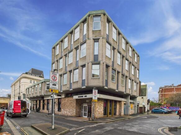 9 bed property, in Musgrave Row, £1,600,000