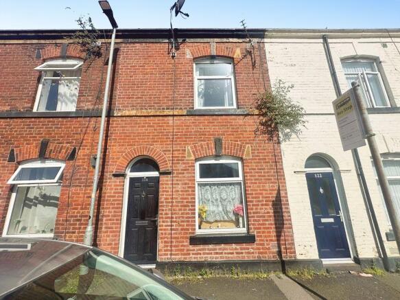 2 bed property, in Hornby Street, £140,000