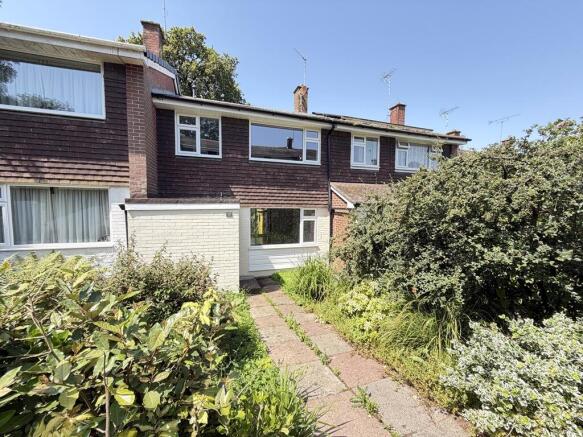 3 bed property, in Manor Crescent, £227,500