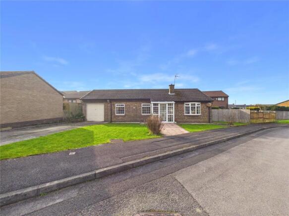 3 bed property, in Westerton View, £190,000