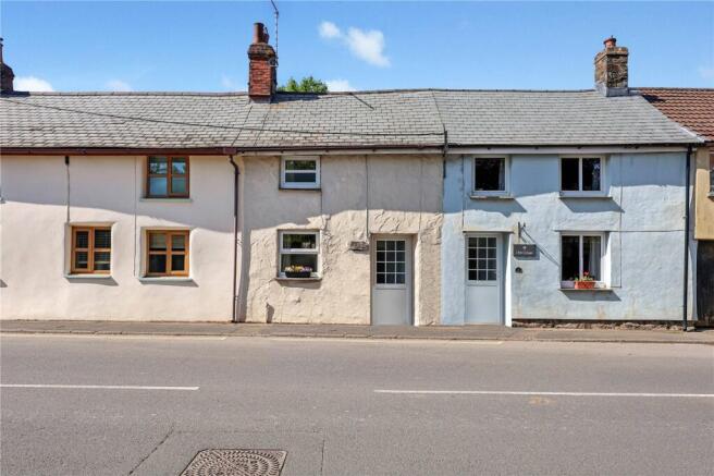 2 bed property, in Elm Cottages, £185,000